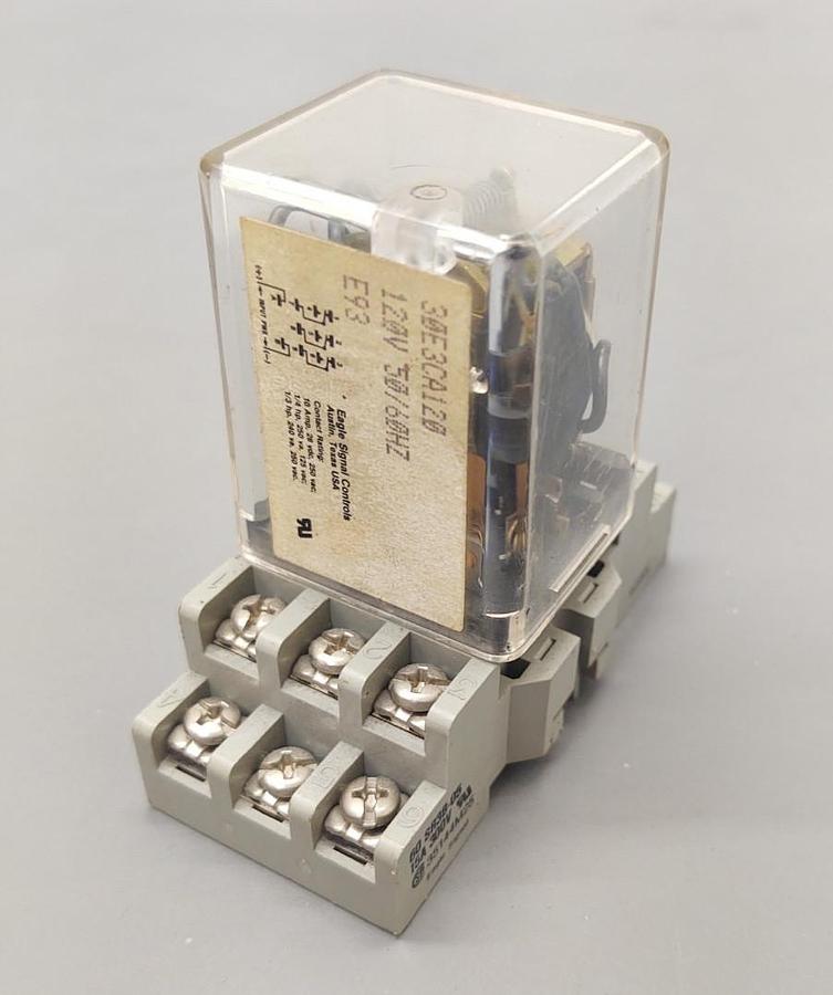 Used 🔥EAGLE DANAHER CONTROLS RELAY 30E3CA120 / 30E3CA120 E93 120V