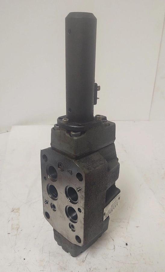 Used 🔥Rexroth 4WRD160150-31/10L Directional Control Valve 2ETK8/WC022MR