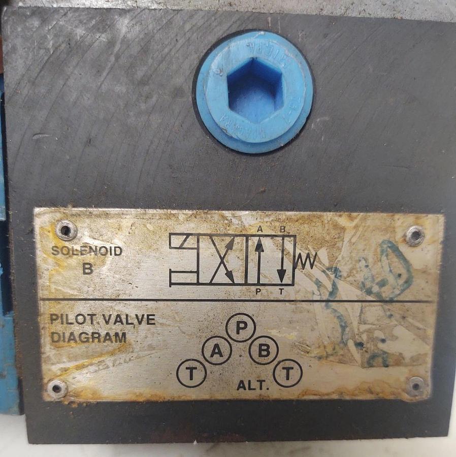 Used 🔥Vickers 02-119576 DG4S4LW 012A B 60 Directional Pilot Valve 110/120V 868982