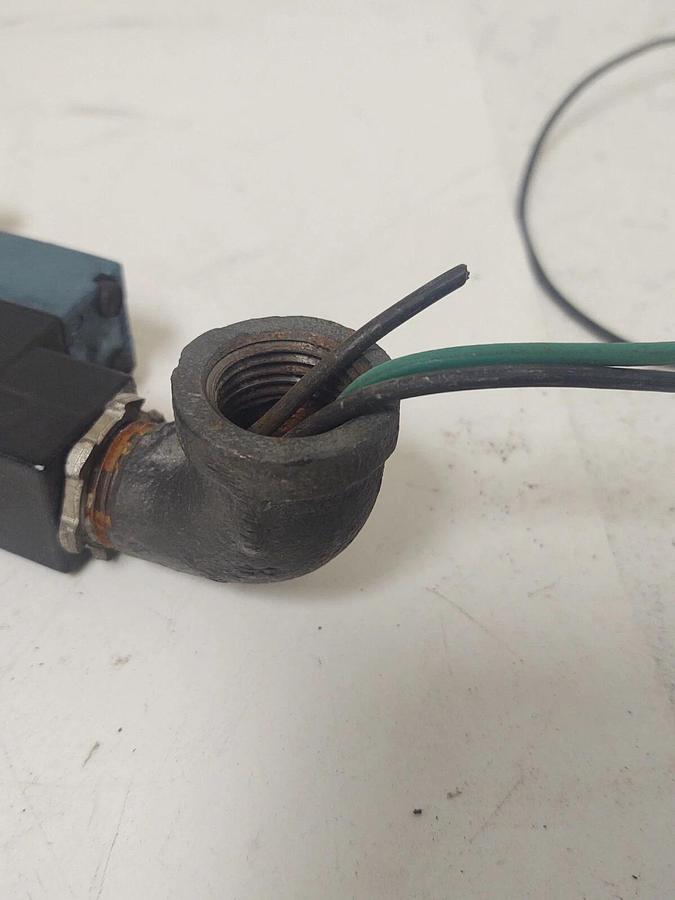 Used 🔥 MAC VALVES 825-PM-111CA-552 / PME-111CAAA SOLENOID VALVE 100-120VAC