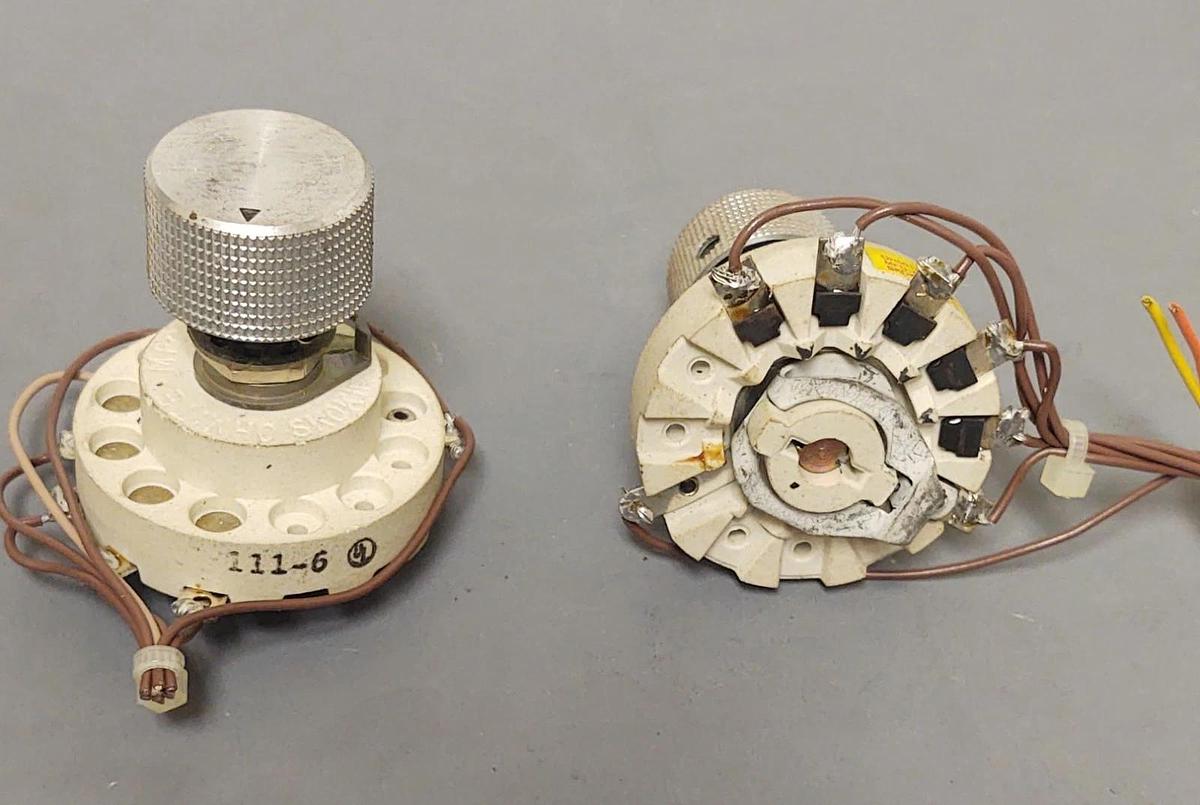 Used 🔥(QTY 2) OHMITE 111-6 Rotary Switch 6 Position 15A 125V