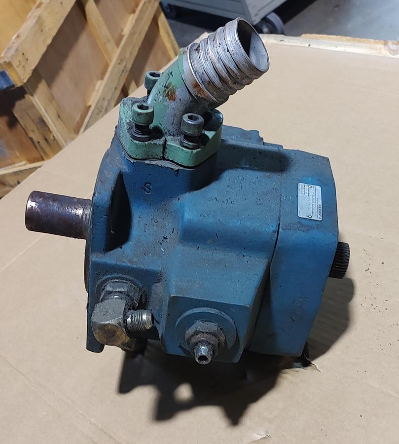 Used Rexroth Hydraulic Pump 1PV2V4-33/80RE16 1PV2V4-33/80RE16
