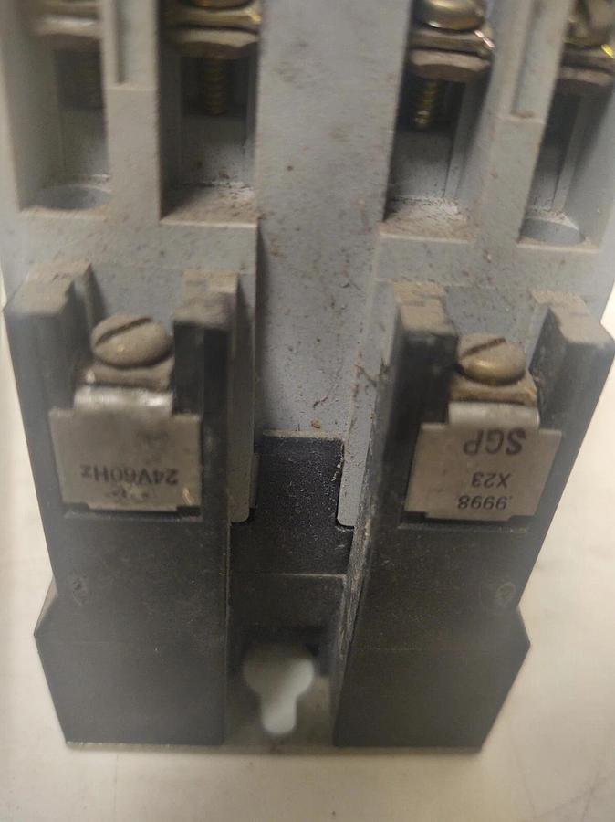 Used 🔥(2 PCS Lot) Square D Class 8501 Control Relay, Form HP Series A, 24V Coil