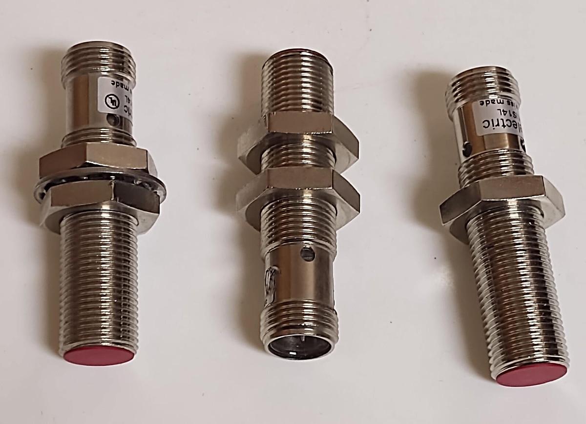 (3) New Original Baumer Proximity Switch IFRM 12N1701/S14L USA FREE SHIPPING