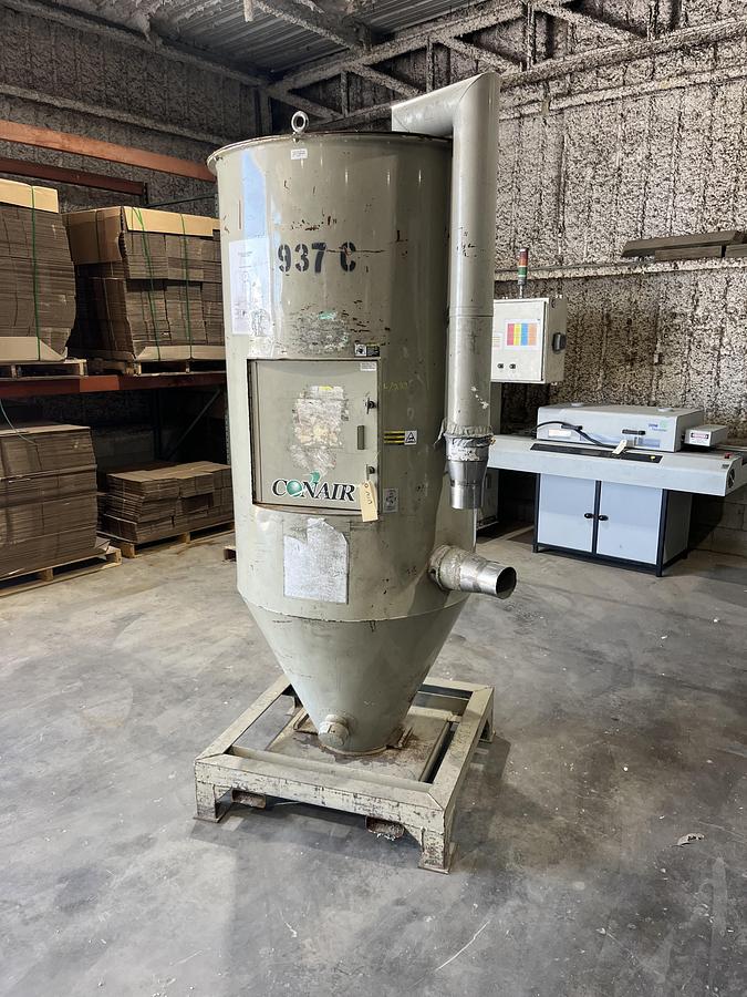 Used CONAIR CH33-21 21 Cu Ft drying hopper