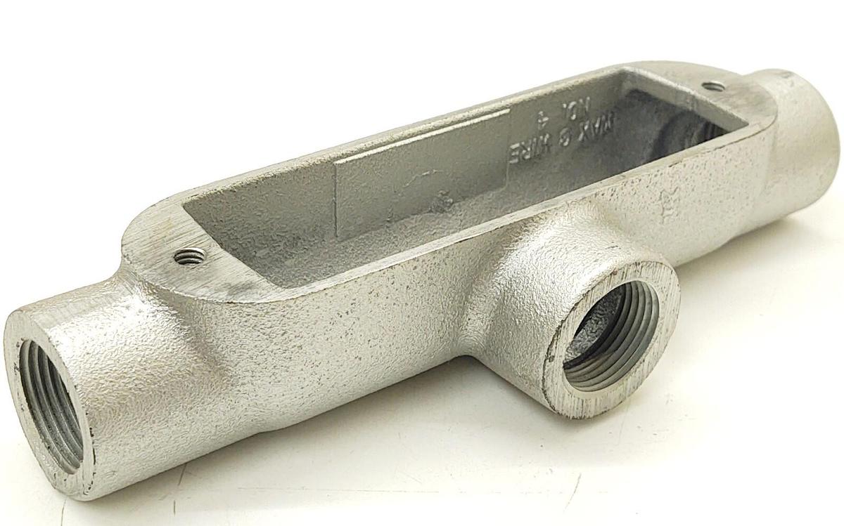 (2 PCS) BT3 CROUSE HINDS  1" MOGUL TEE. CONDULET