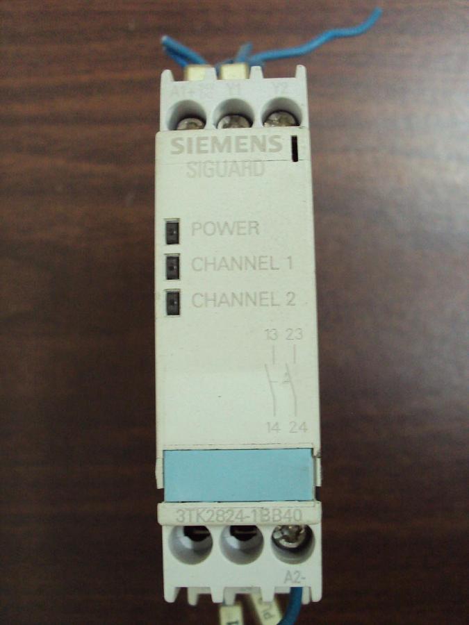 Used Siemens 3TK2824-1BB40 Siguard Safety Guard Relay