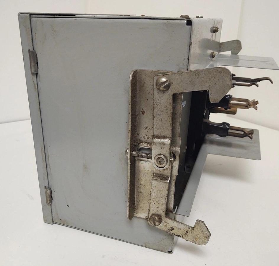 Used 🔥 Siemens ITE RV462G XL-X Fusible Busway Switch Plug, 600VAC, 60A 3P4W