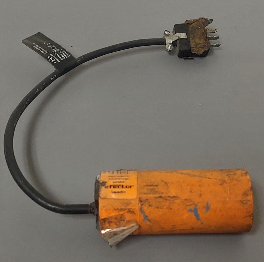 Used 🔥EFECTOR KB-2020-BBOA/KB0040 Proximity Sensor