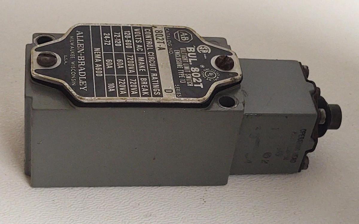 Used Allen-Bradley Oil Tight Limit Switch 802T-B D Punger Head Straight