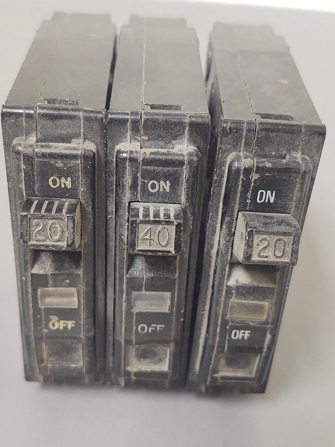 Used 🔥SQUARE D QO140 (1) Single Pole 40 AMP Type QO Circuit Breaker (2) 20A