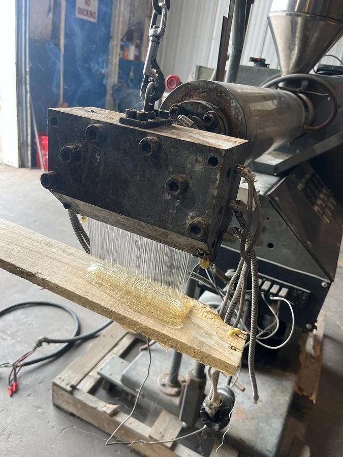 Used Plastic 1” Extruder with Ribbon die Roll Stand and cooling tank Included 480V