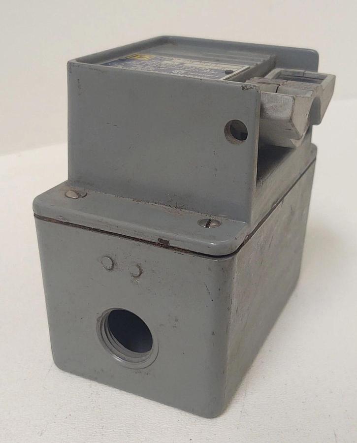 Used 🔥 Square D Class 9001 Type BW-204 Ser A Start Stop Remote Switch