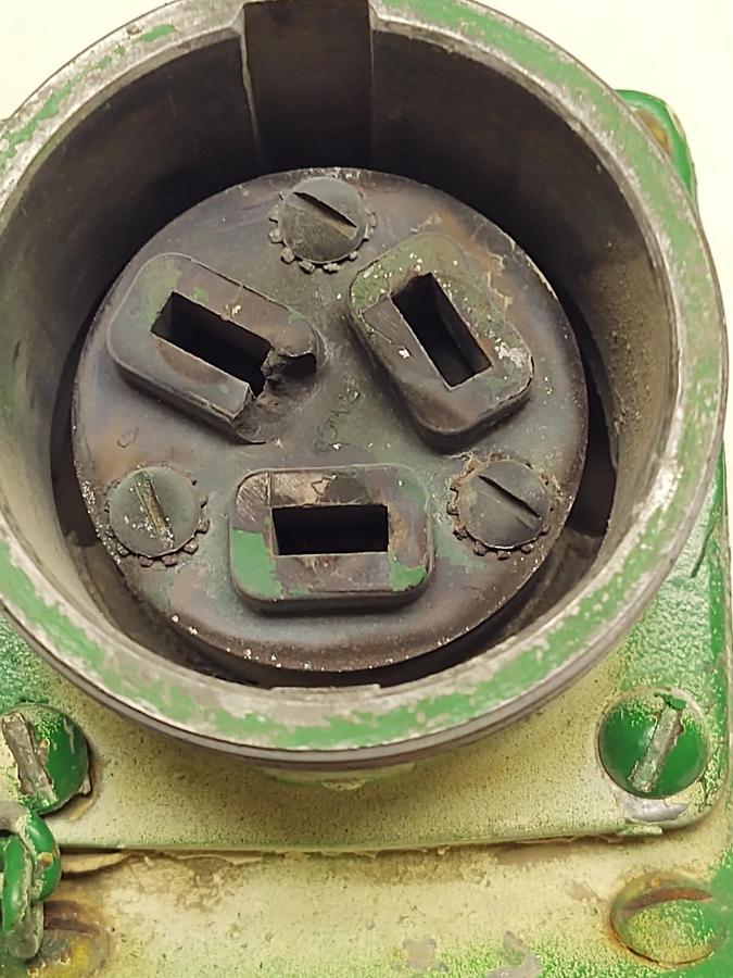 Used LARGE HUBBLE RALCO 3 POLE 3 WIRE 60 AMP 600 VAC THREADED PLUG 20S20 20-S-20