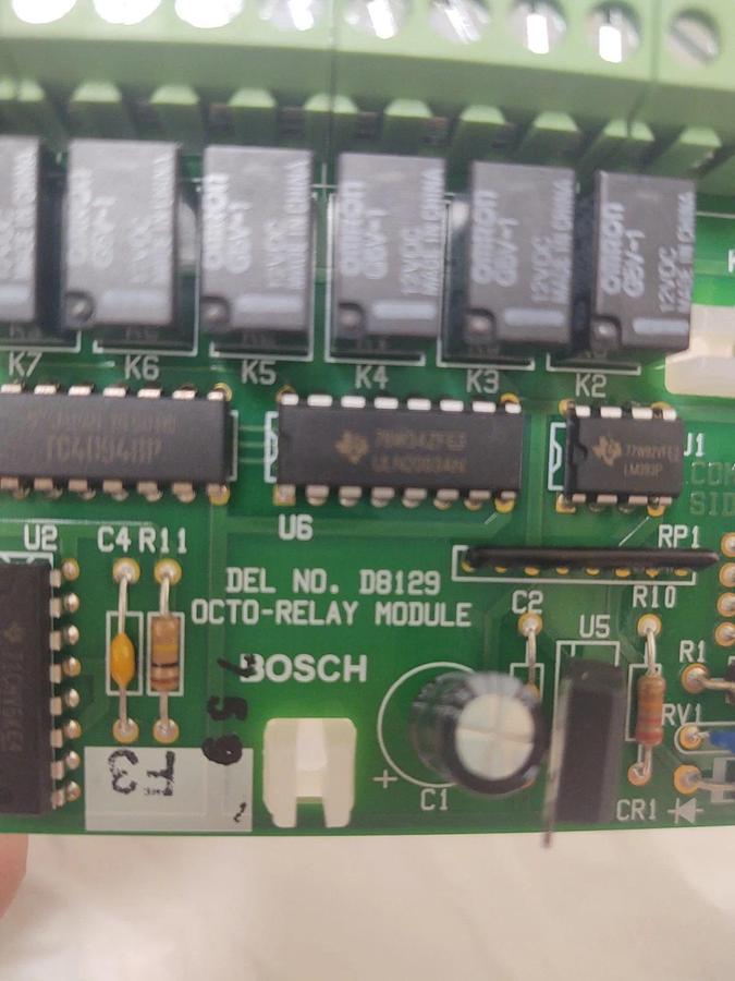 🔥Bosch D8129 Octo-Output Relay Module New