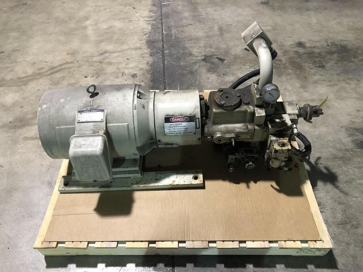 Used World energy Toshiba induction motor TIKK 15 kw frame 160L Daikin Piston pump