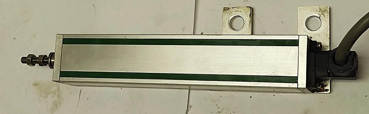 Used MIDORI PRECISION Linear Position Potentiometer Transducer LP-100FX-32 4" Travel