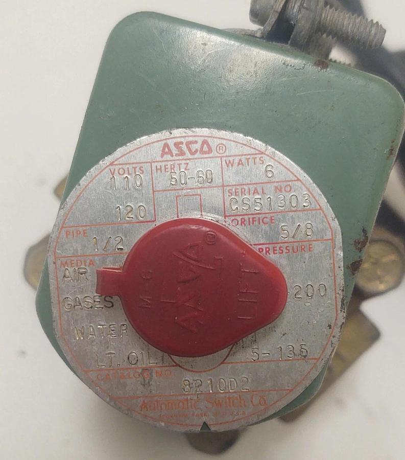 Used 🔥 ASCO Red Hat 8210D2 Solenoid Valve 1/2" 120V, 200PSI Oil, Water, Gas, LT Oil