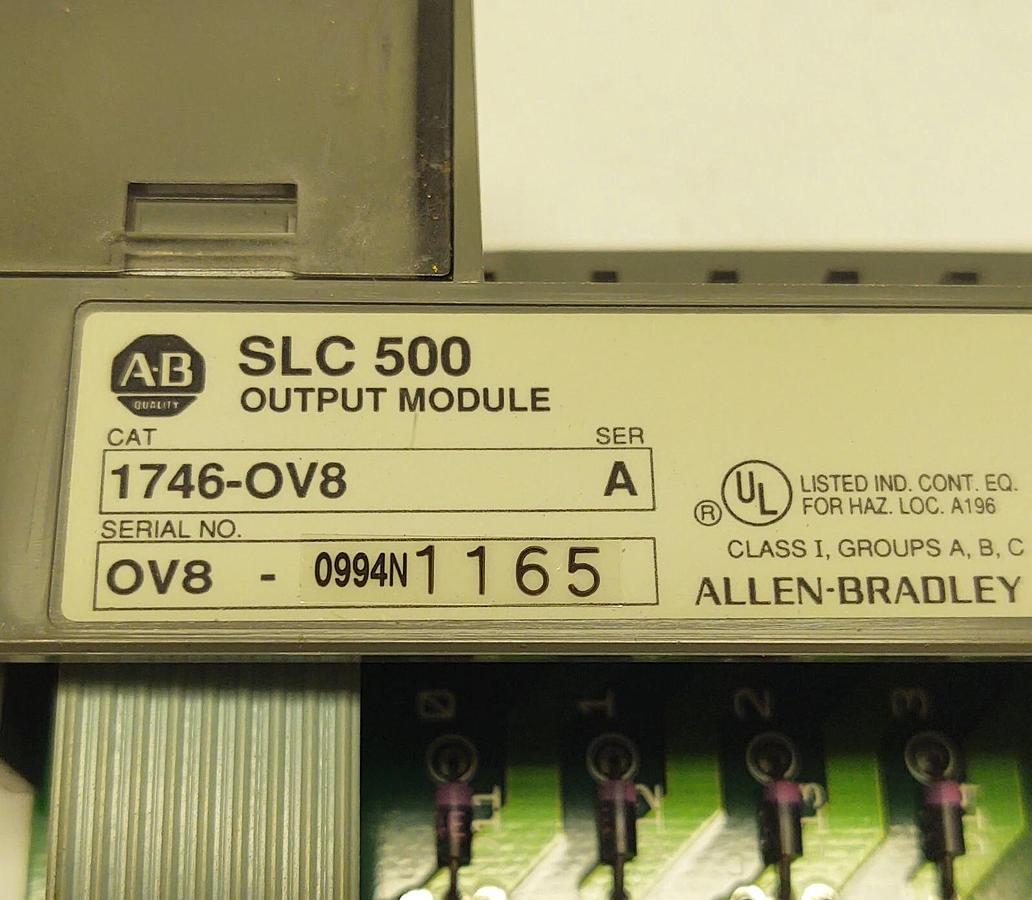 Used 1746-OV8 Allen Bradley SLC 500 DC Sink Output 1746OV8