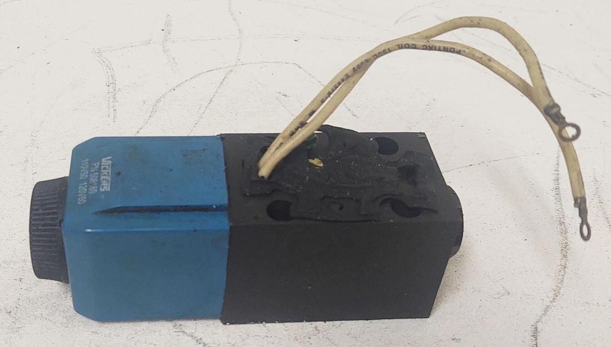 Used 🔥Eaton Vickers Single Solenoid Hydraulic Valve 4435 115V Coil 508169