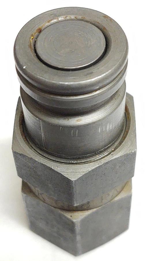 Used 🔥 (3 PCS) SWAGELOK 1/2" FNPT SS QUICK CONNECT S-QH8-D-8PF R19I01332B