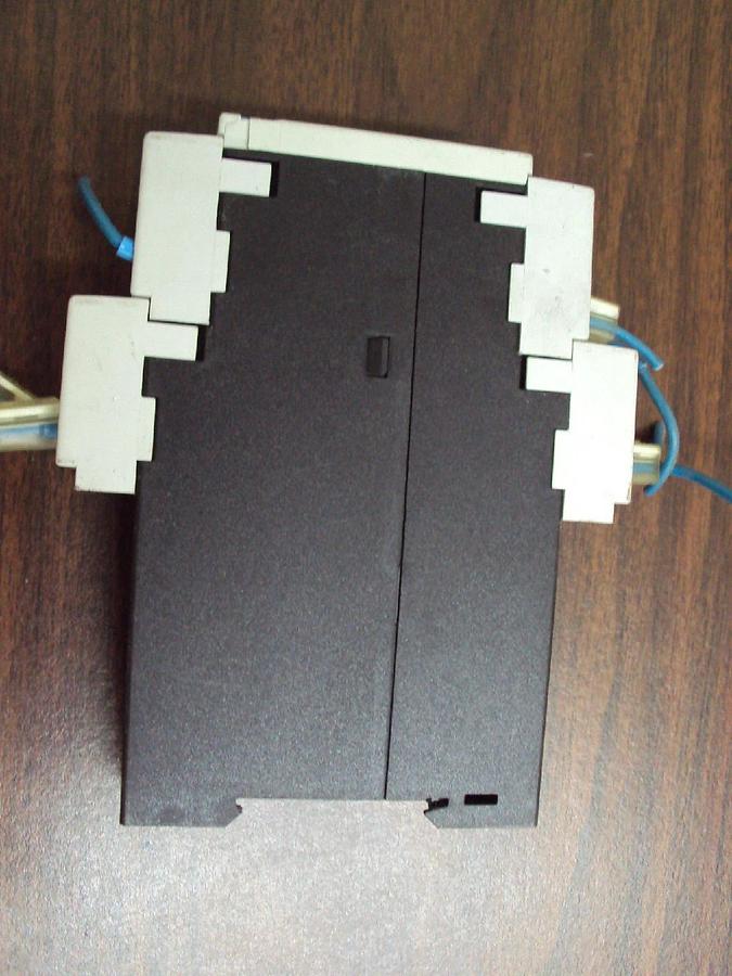 Used Siemens 3TK2824-1BB40 Siguard Safety Guard Relay