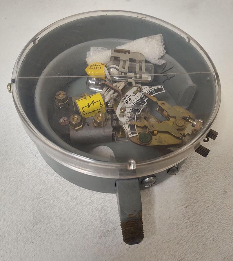 Used 🔥Mercoid DA-31-156-8 Pressure Switch 200 PSI