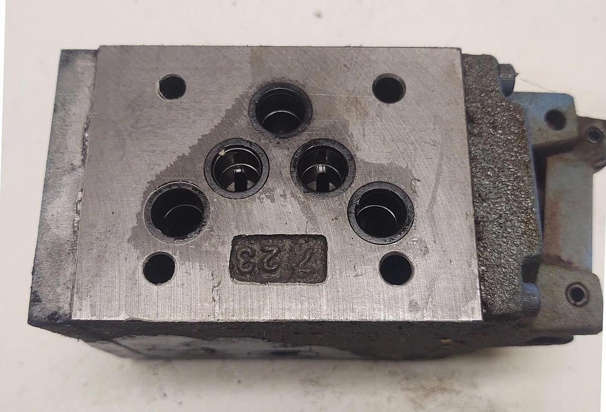Used YUKEN Hydraulic Safety Pilot Valve DCG-03-2B3-R-41 Free Shipping