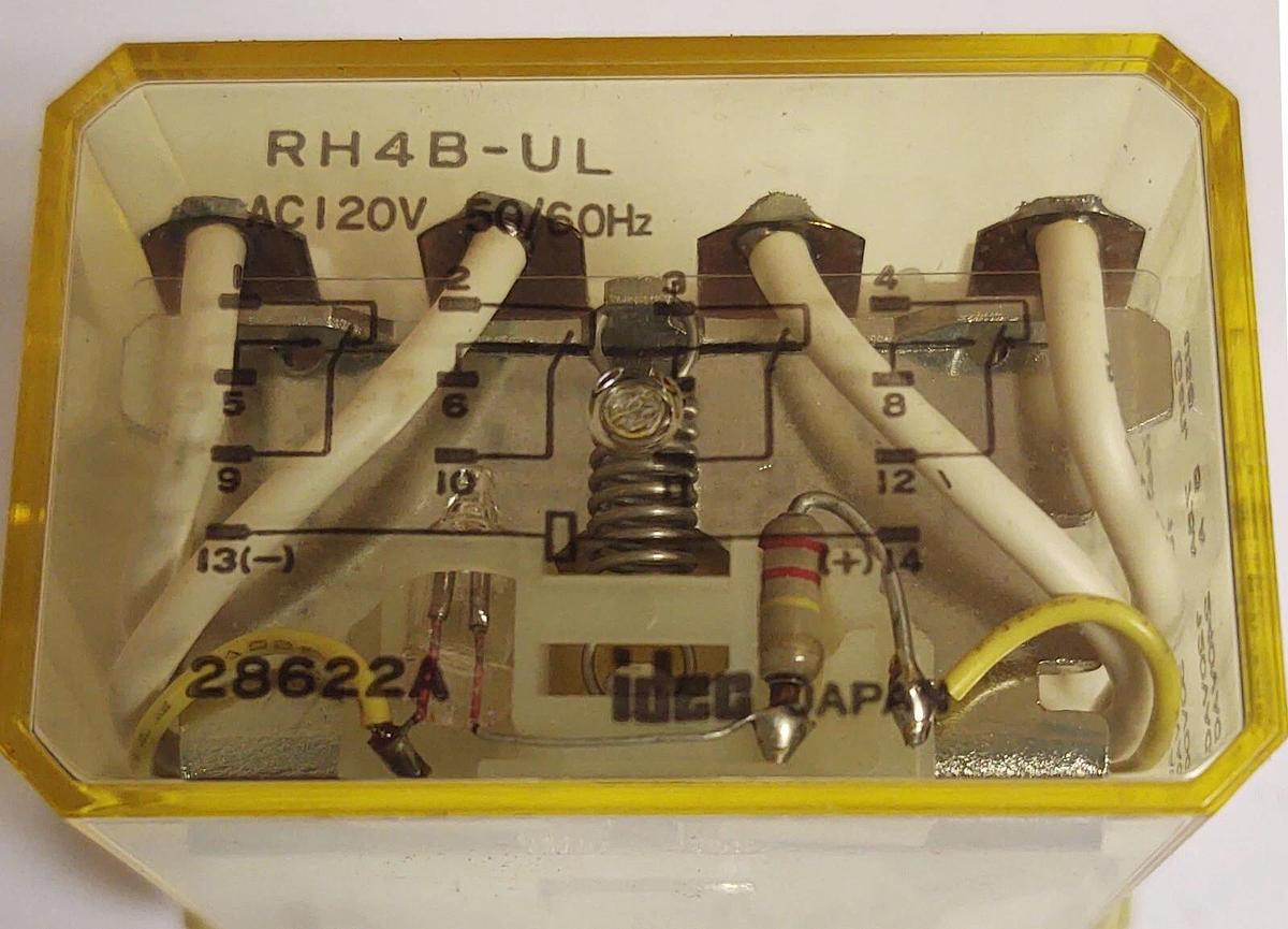 Used Idec 4PDT 120V RH4B-UL Relay w/ SH4B-O5C Relay Socket 10A 300V *FREE SHIPPING*