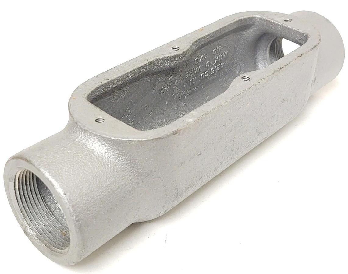 (2 PCS) C58, Crouse-Hinds, Rigid Conduit Outlet Body, Type C, Form 8, 1-1/2"