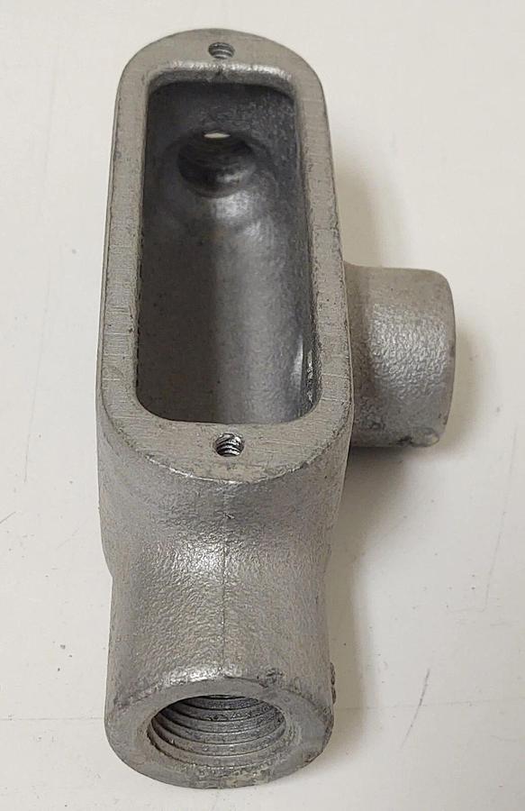 (5PCS) Crouse-Hinds T18, 1/2", Iron, Form 8, 3-Hub, T-Type, Rigid Conduit Body