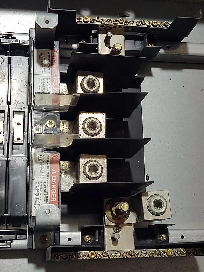 Used Square D Complete Breaker Panel, NF442L4 PANELBOARD ,MH56  NC56VS 400 AMP W/ KEY