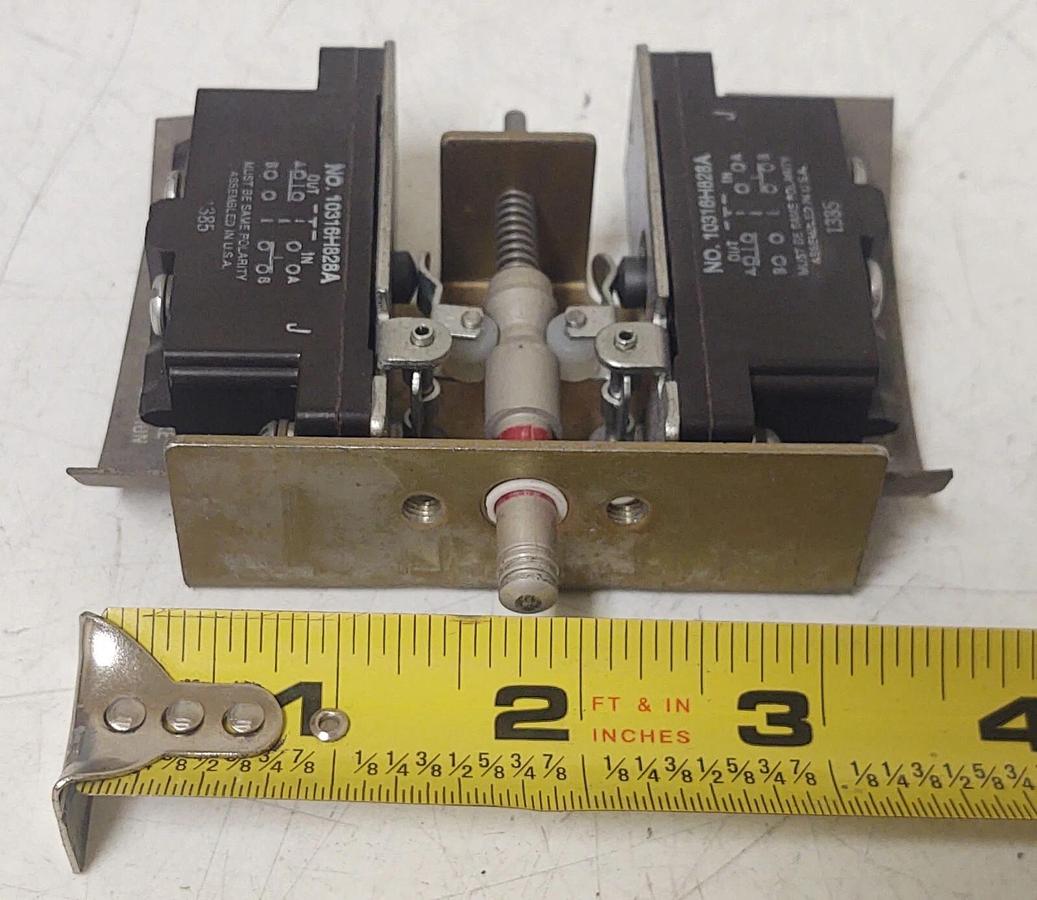 Used 🔥 Cutler Hammer 10316H828A Dual Position Plunger Limit Switch TESTED