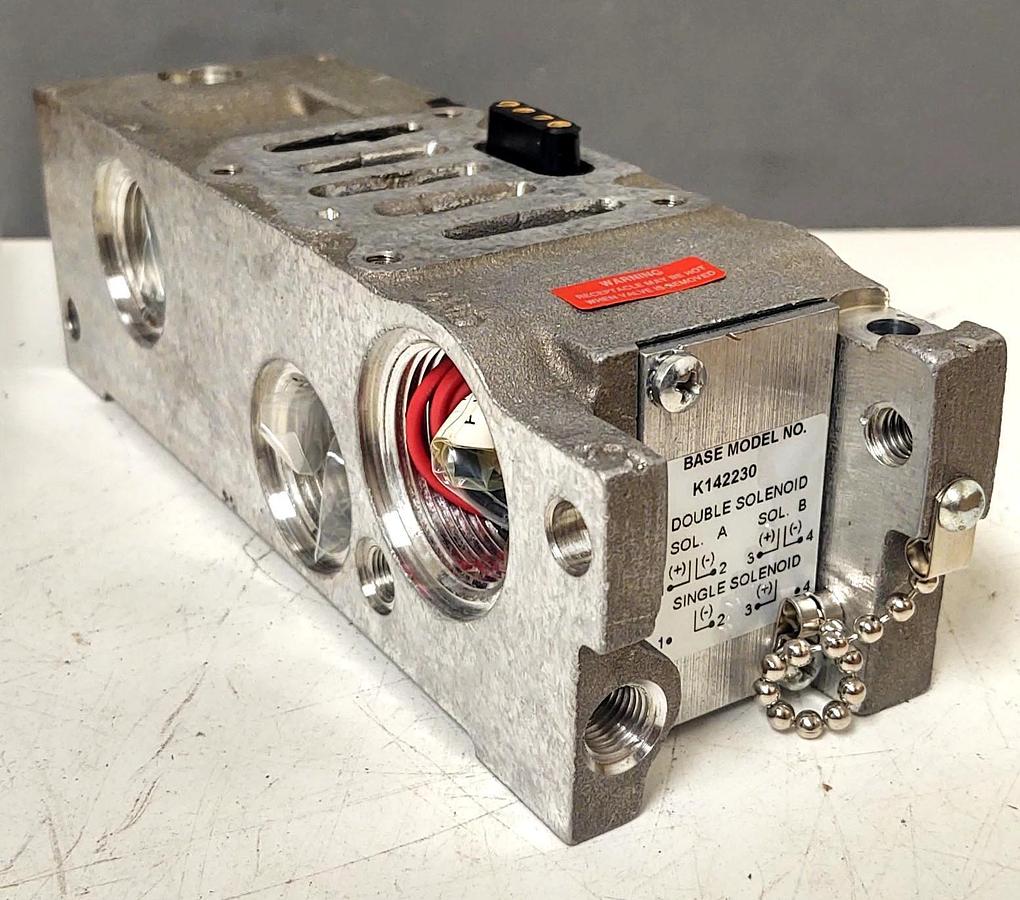 🔥NEW - Parker K142230 Schrader Bellows Manifold Base