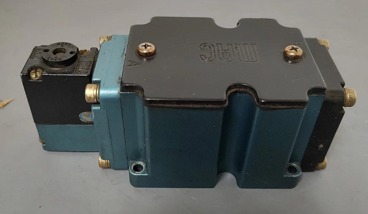 Used 🔥6511B-000-PM-111DA MAC SOLENOID VALVE, 110-120 VAC, 50/60 HZ, 4 Way, 6500