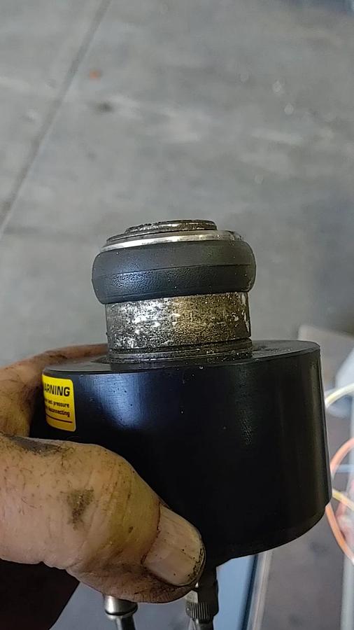 Used F-I6 FasTest Pneumatic Air Operated Leak Test Connector - Tested with New Rubber