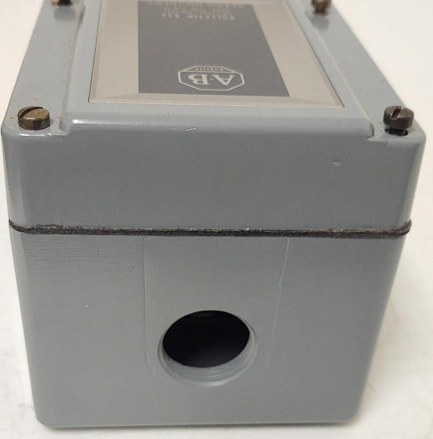🔥 NEW ALLEN BRADLEY 836-C2J PRESSURE CONTROL 30" HG Vacuum 10 PSI