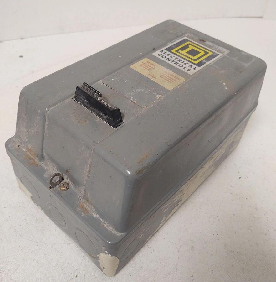 Used 🔥 TESTED Square D 8536 SB02 Nema Size 0 Starter Type 1 Enclosure 120V Coil