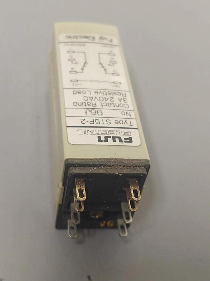 Used 🔥(QTY 5) Fuji ST5P-2 Timmer Relay 24V