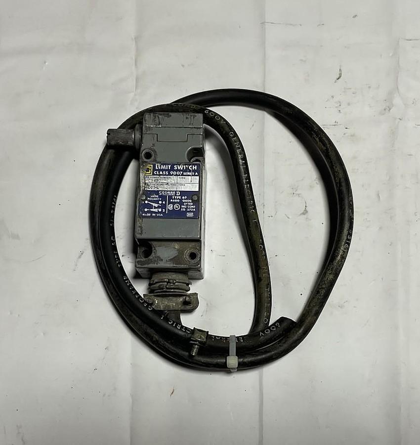 Used 🔥Square D Heavy Duty Limit Switch 9007 C52B2 Type C052 A600 10° Travel