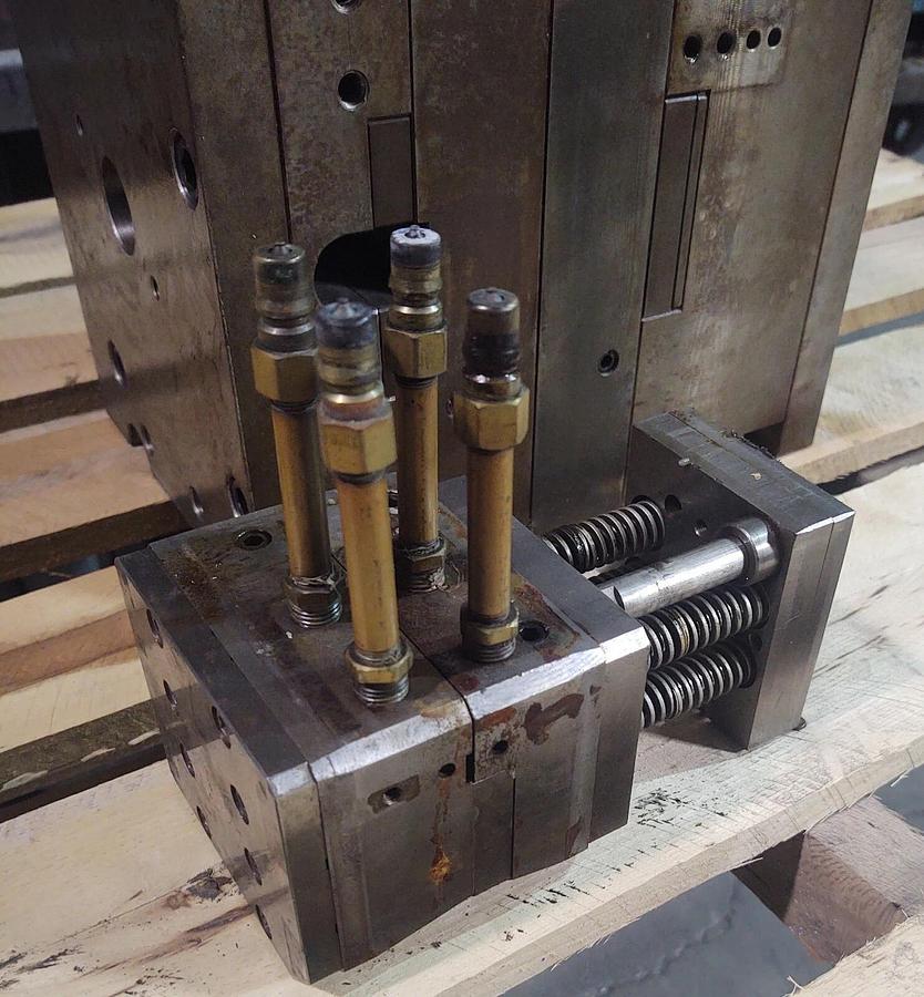 Used 🔥 Plastic Injection Vertical MUD "Master Unit Die" Quick Change Mold Base
