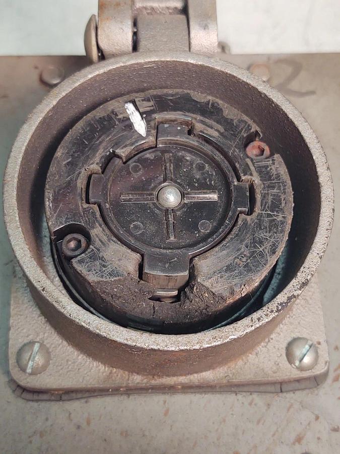 Used DISCOUNTED Hubbell HBL26410 "HUBBELLOCK" 60-Amp Receptacle 600Vac 60A 3P 4W
