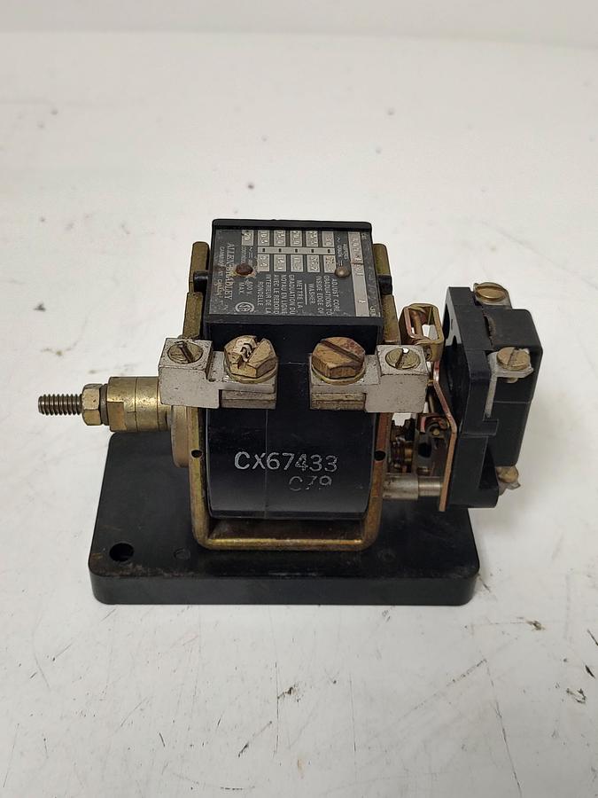 Used Allen Bradley Instantaneous Trip Relay 20 Amp Coil 809-A08E Series A