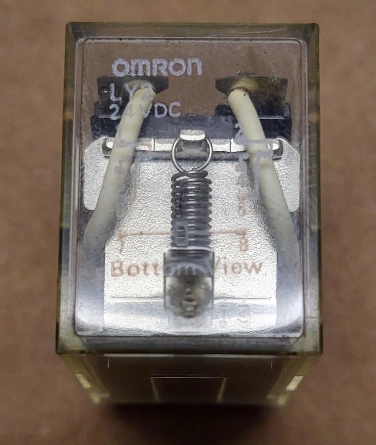 Used (8) 4PDT OMRON MY4 RELAY 14 PIN 24VDC WITH SOCKET BASEs (6) 2PDT LY2 (1) H3Y-2