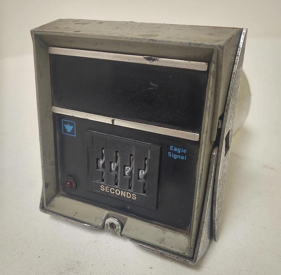 Used 🔥 Eagle Signal CT5302A6 Second Timer 4-Digit