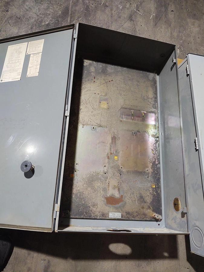 Used Allen Bradley 40 x 23 x 9 Enclosure 4PW 530-SAB 150hp Motor Starter Cabinet