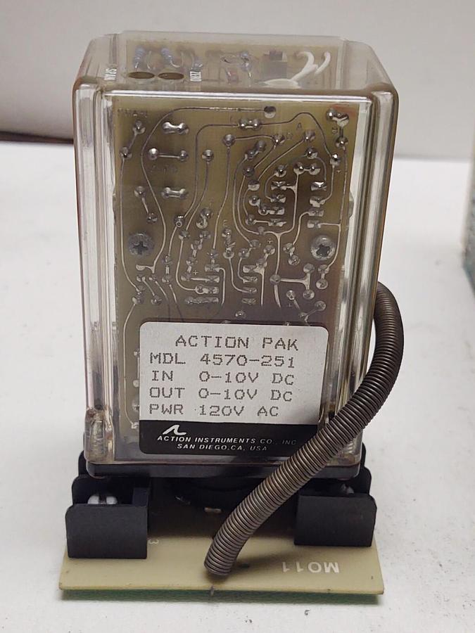 Used Action Pak MDL4570-251, MDL4570251, With Socket Base 0-10 VDC Scale Input
