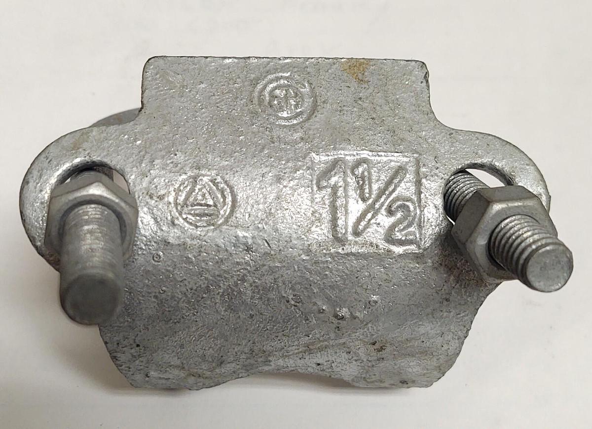 🔥 New (6 PCS) Conduit Clamp, 1-1/2", Malleable Iron, Right Angle 503251