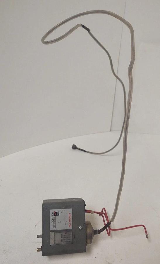 Used 🔥 Johnson Controls P70AB-2D Pressure Control 7558000 Pressure Switch