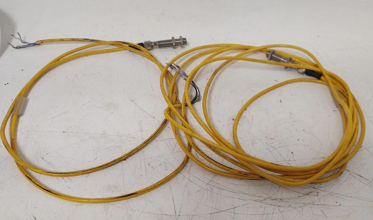 Used 🔥(2 TESTED) SICK 1040764 Proximity Switch 10-30VDC 200mA 4mm 4-Pins